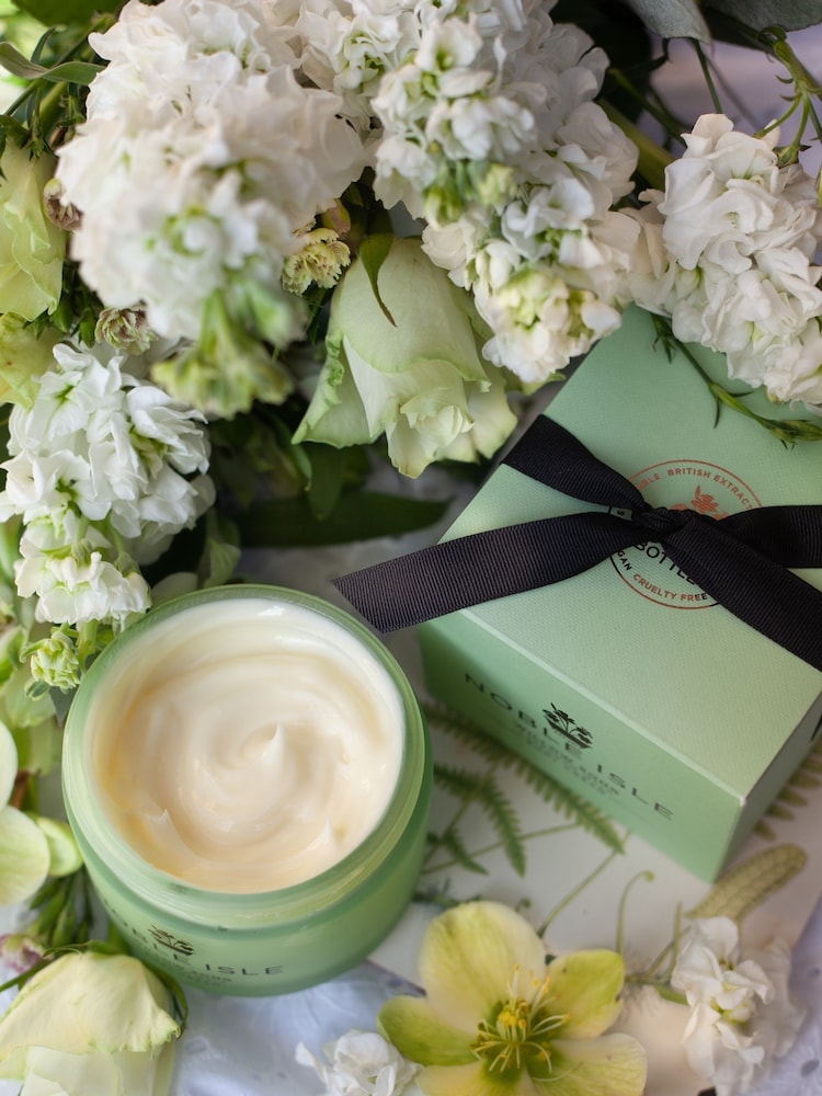 Noble Isle Willow Song Body Cream 250ml - Image 3 of 3