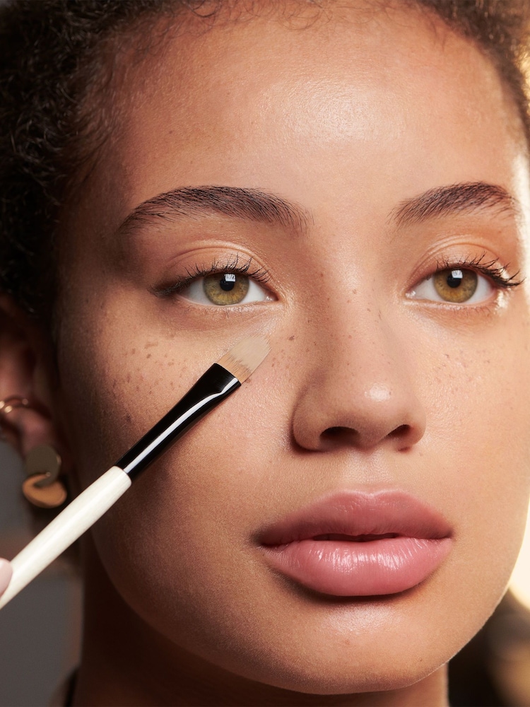 Bobbi Brown Nude Concealer Brush - Image 2 of 2