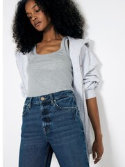 River Island figurformende Mom-Jeans mit hohem Bund - Bild 2 von 5