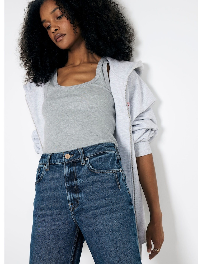 River Island figurformende Mom-Jeans mit hohem Bund - Bild 2 von 5