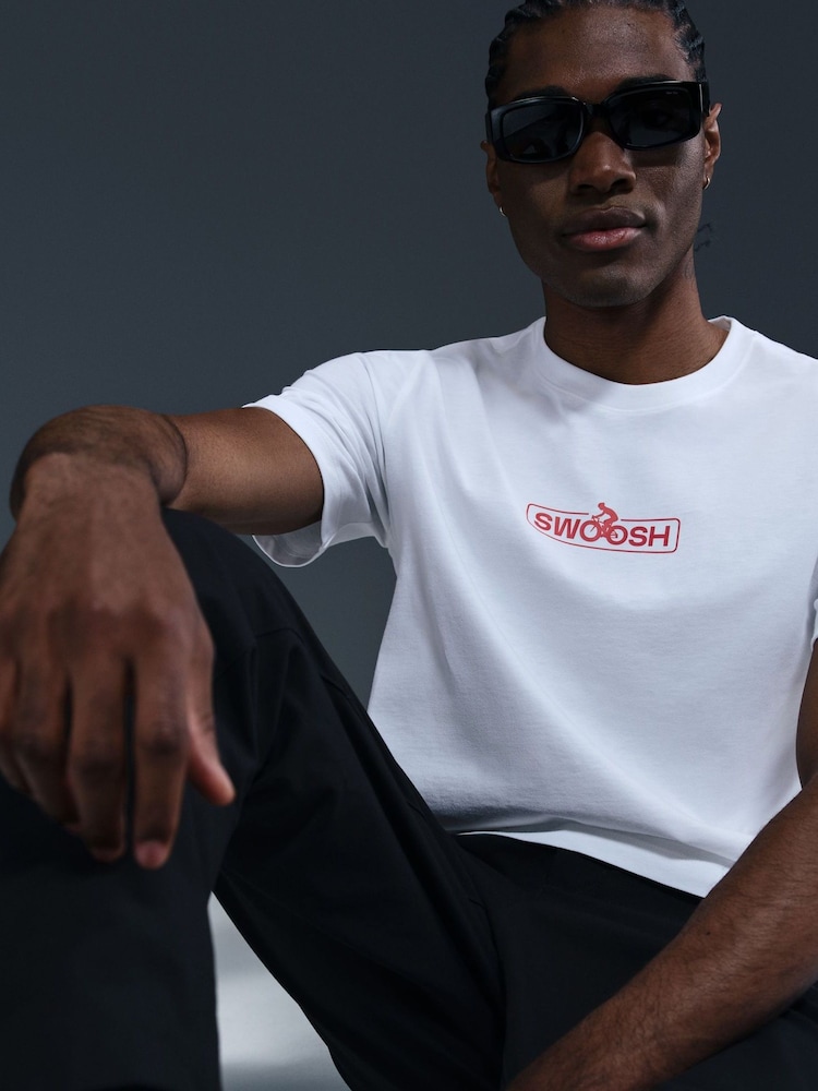 Nike White Sportswear Swoosh Back Graphic 100% Cotton T-Shirt - Image 5 of 5 Nike White Sportswear Swoosh Back Graphic 100% Cotton T-Shirt - Image 5 of 5