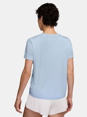 Tinte azul claro - Nike One Swoosh Dri-FIT Short Sleeve Running Top - Imagen 2 de 3