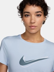 Tinte azul claro - Nike One Swoosh Dri-FIT Short Sleeve Running Top - Imagen 3 de 3