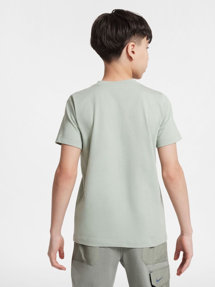 Nike Jade Horizon Sports Inpsired Graphic 100% Cotton T-Shirt - Image 2 of 5