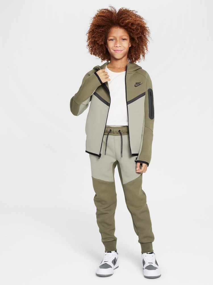 Nike Medium Olive Green Tech Fleece Joggers - Image 8 of 8 Nike Medium Olive Green Tech Fleece Joggers - Image 8 of 8