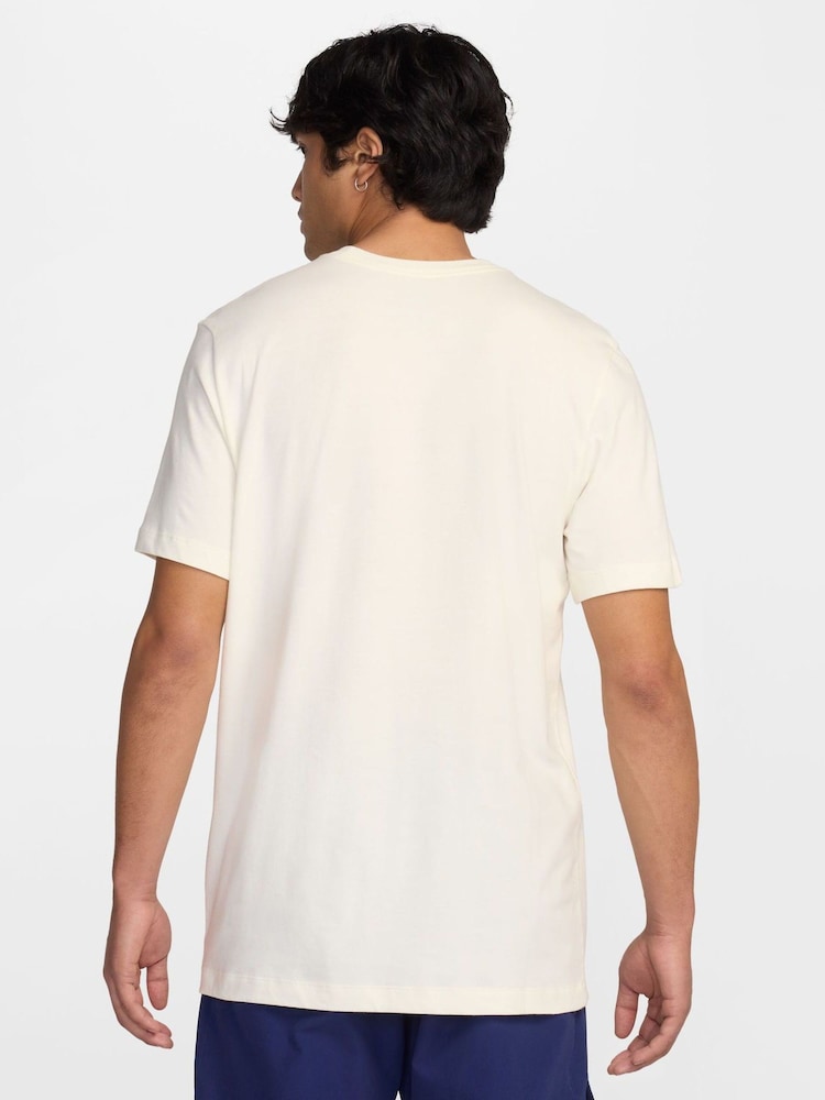 Nike Sail Large Graphic Sportswear 100% Cotton T-Shirt - Image 2 of 5