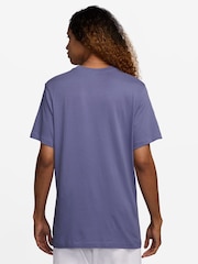 Nike Amethyst Purple Large Graphic Sportswear 100% Cotton T-Shirt - Image 2 of 3