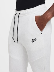 Белый - Спортивные брюки из флиса Nike Tech - Изображение 3 из 8