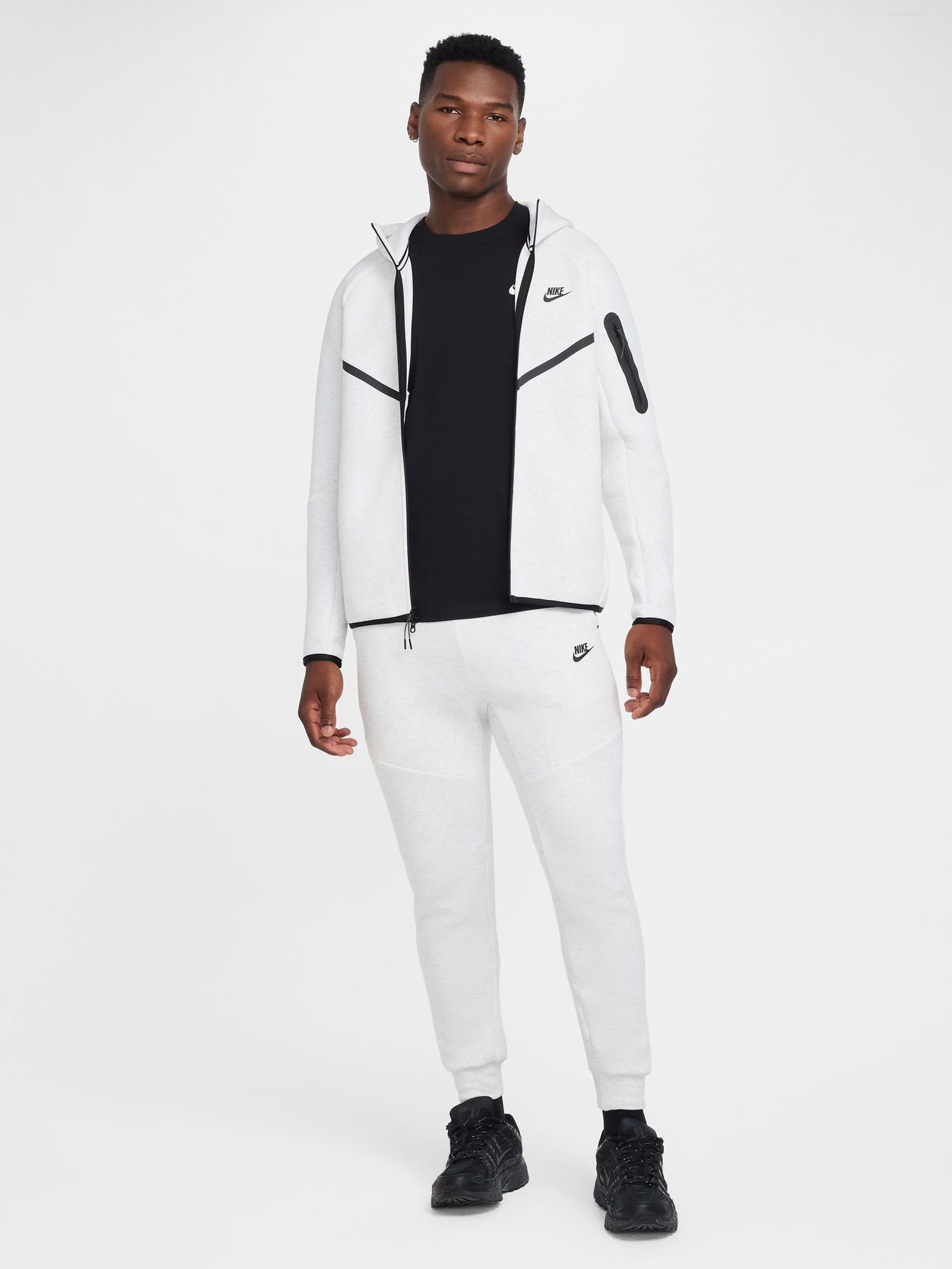 Comprar Branco - Calças de moletom Nike Tech Fleece from Next Brazil