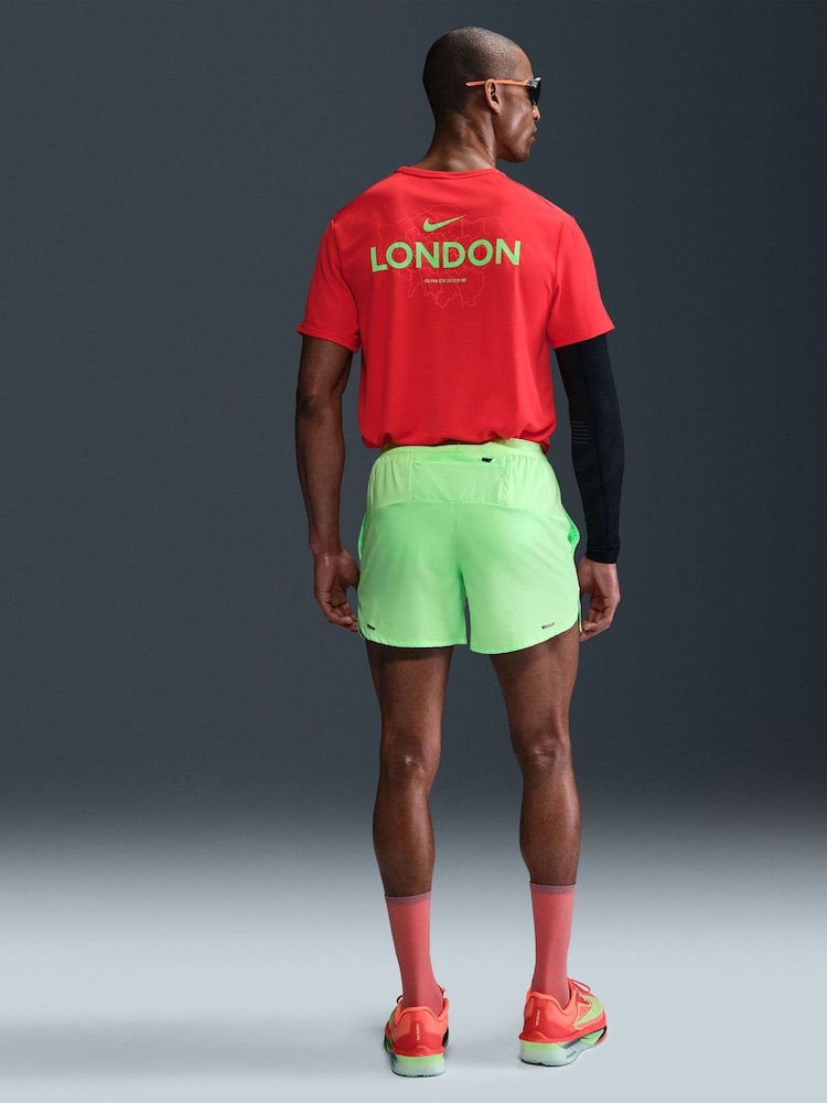 Nike Crimson London Marathon Running T-Shirt - Image 2 of 5