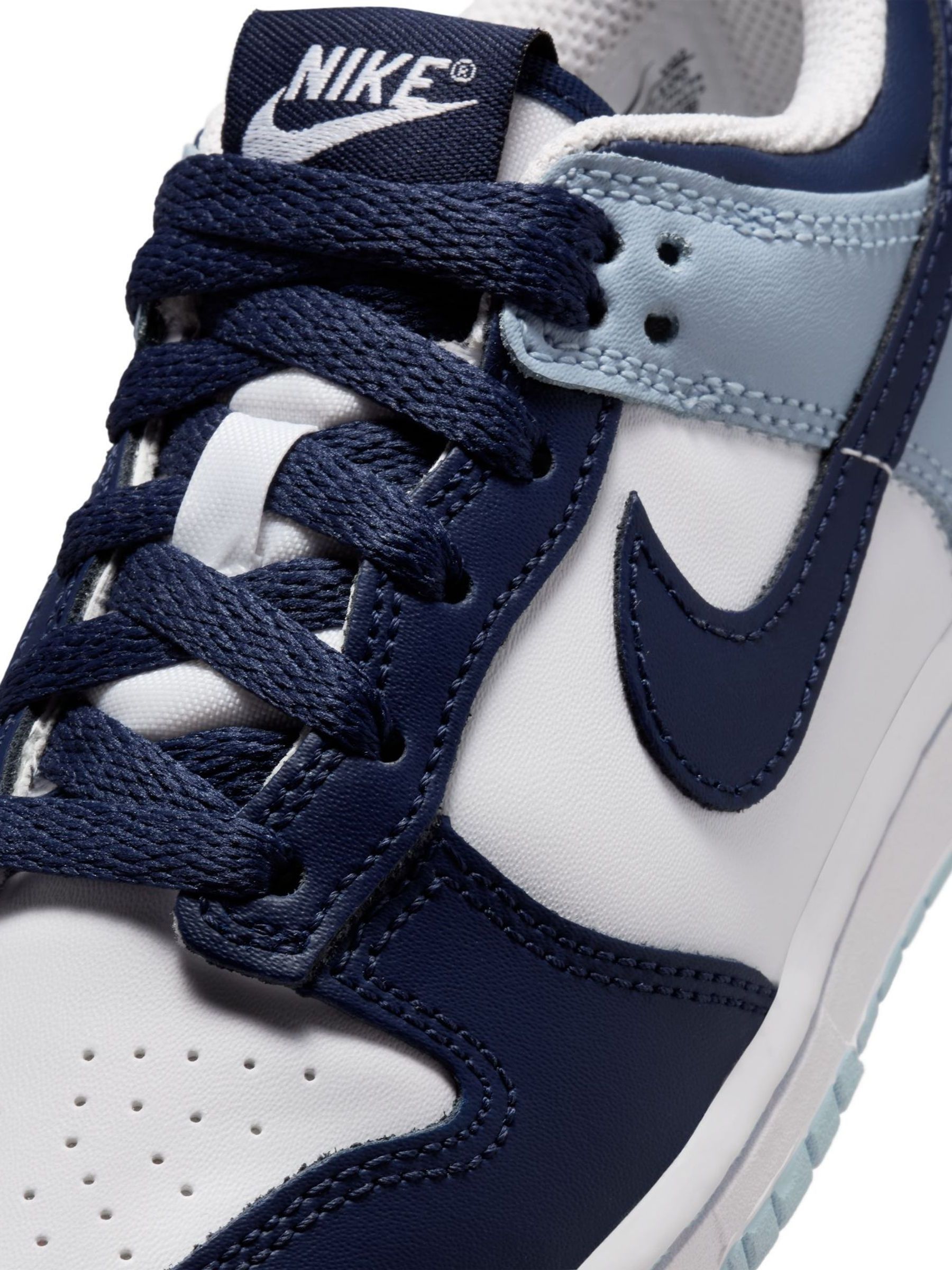 white navy dunk