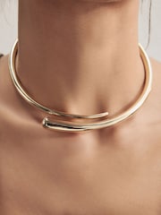 Gold Tone Cross-Over Torque Necklace - Image 3 of 6