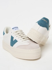 Sneaker - Bild 2 von 3