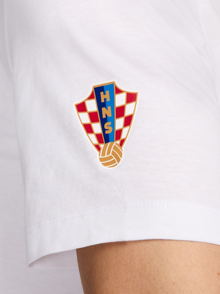 Nike White Croatia Crest 100% Cotton T-Shirt - Image 4 of 4 Nike White Croatia Crest 100% Cotton T-Shirt - Image 4 of 4