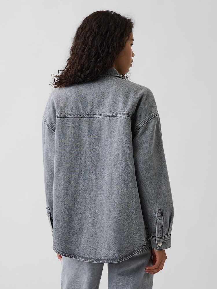 Lavado gris - Chaqueta tipo camisa de denim extragrande de Gap - Imagen 2 de 4