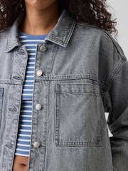 Lavado gris - Chaqueta tipo camisa de denim extragrande de Gap - Imagen 4 de 4