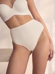Creme - Figurformender Tanga aus hochwertiger Baumwollmischung - Bild 1 von 4