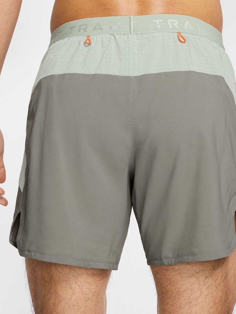 Nike Trail Dri-FIT 6 inch Brief Lined Running Shorts - Imagen 2 de 4