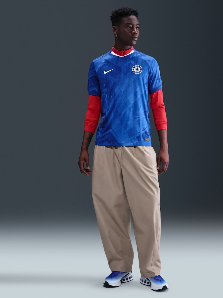 Nike Blue Chelsea FC 2025/2026 Stadium Home Football Shirt - Image 2 of 8 Nike Blue Chelsea FC 2025/2026 Stadium Home Football Shirt - Image 2 of 8