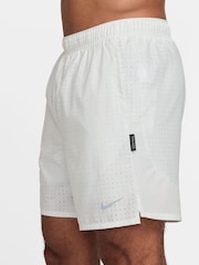 Nike Summit White Dri-FIT Breathe 7 inch Challenger 2 in 1 Running Shorts - Image 3 of 4
