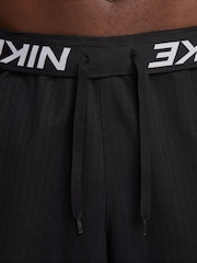 Nike Black Breathe Totality 7 Inch Training Shorts - Image 4 of 8