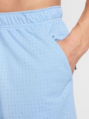 Nike Physic Blue Breathe Totality 7 Inch Training Shorts - Image 6 of 8