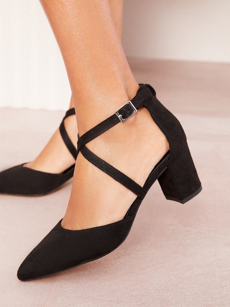 Friends Like These Cross Strap Block talons Faux suède Courts - Image 2 of 5