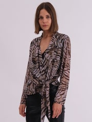 Religion Infinity Wrap Top With Tie Front in Hand-Painted Prints - Imagen 1 de 6