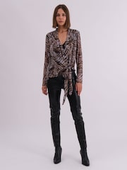 Religion Infinity Wrap Top With Tie Front in Hand-Painted Prints - Imagen 3 de 6