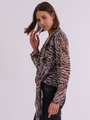 Religion Infinity Wrap Top With Tie Front in Hand-Painted Prints - Imagen 5 de 6