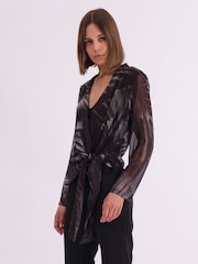 Religion Infinity Wrap Top With Tie Front in Hand-Painted Prints - Imagen 4 de 6