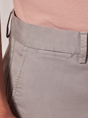 Hawes & Curtis Grey Garment Dyed Cotton Stretch Chinos - Imagen 4 de 4