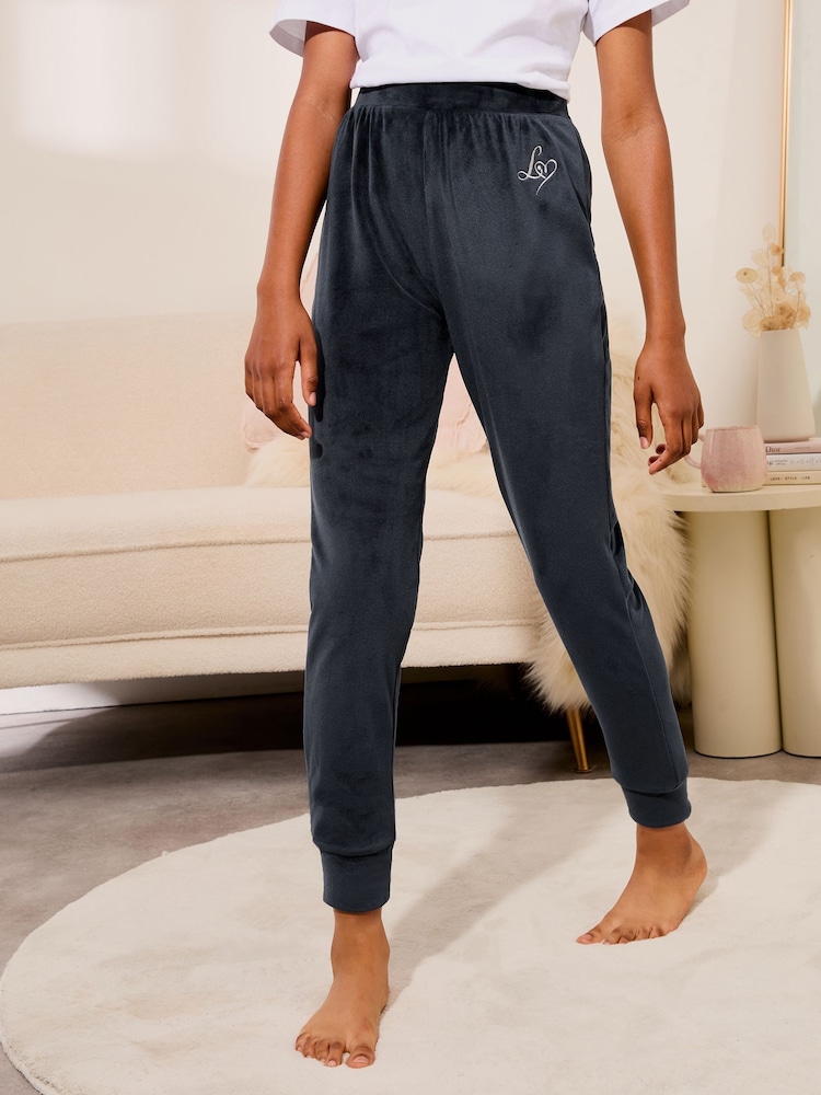 Pantaloni de sport din velur foarte moale cu manșete Lipsy (5-16yrs) - Image 1 of 4