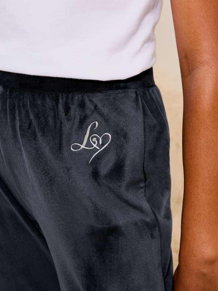 Pantaloni de sport din velur foarte moale cu manșete Lipsy (5-16yrs) - Image 3 of 4
