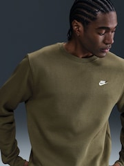 Medium Olive Green - Sudadera de cuello redondo Club de Nike - Imagen 4 de 5
