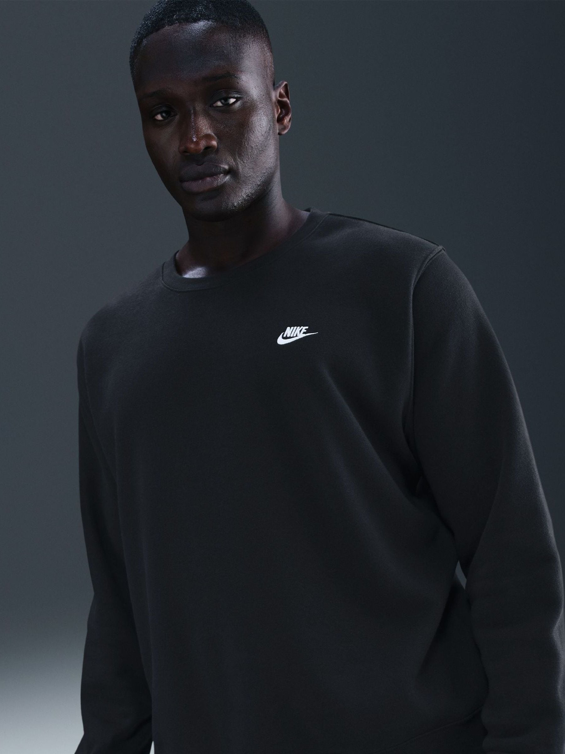 nike black crewneck sweatshirt