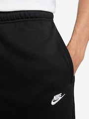 Черный - Флисовые спортивные брюки с манжетами Nike Club - Изображение 3 из 3