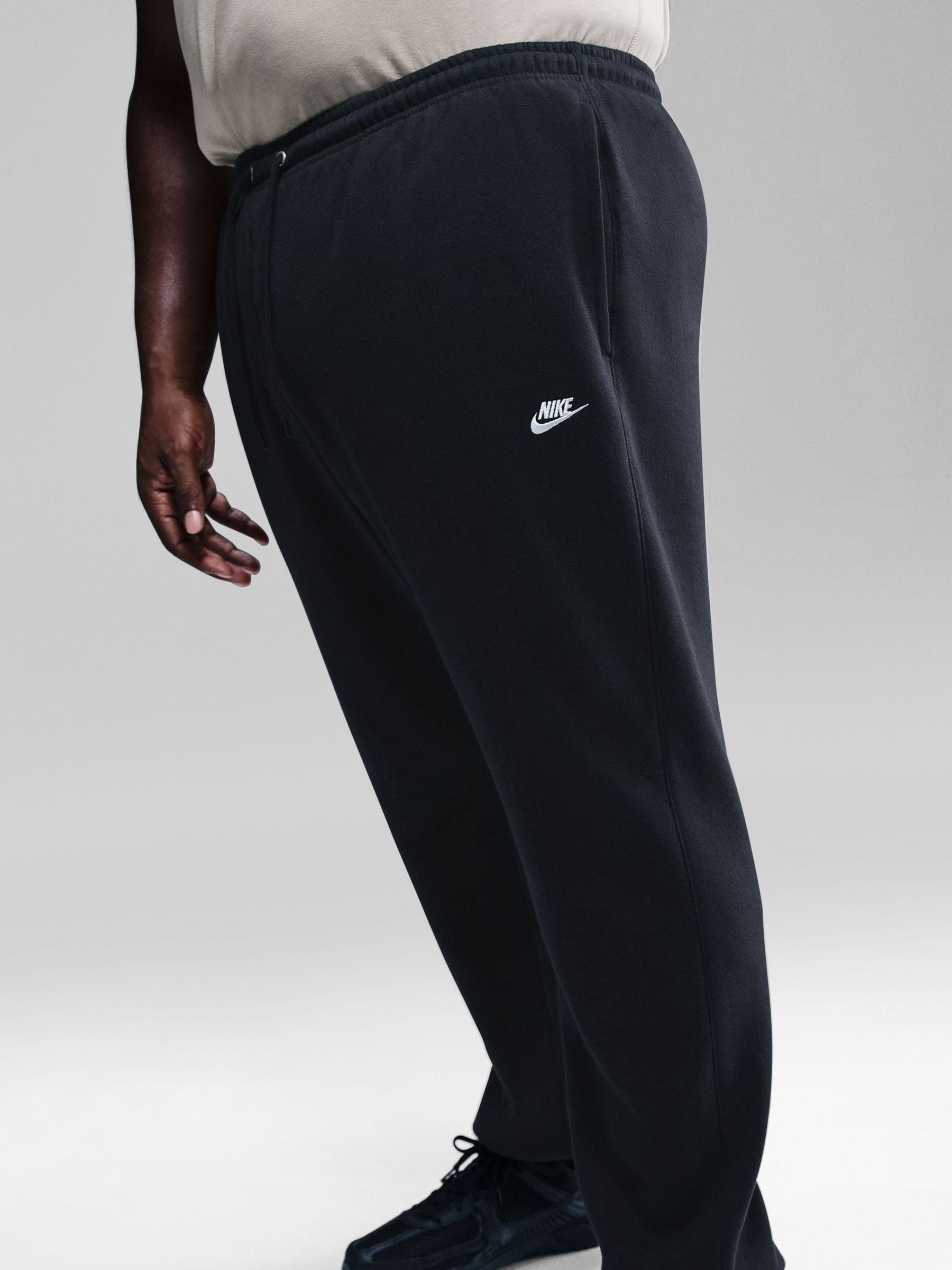 nike club fleece cuffed joggers