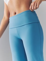 Smokey Blue - Nike One – Ausgestellte Leggings mit hoher Taille und Umschlag - Bild 5 von 6