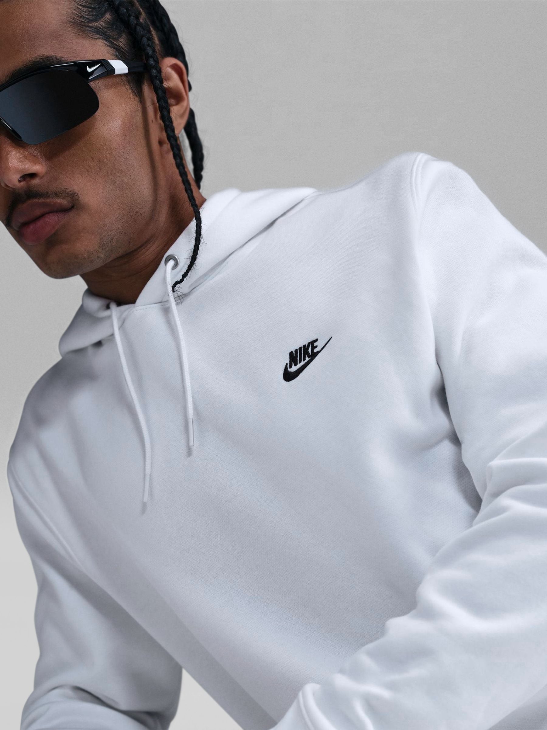 white nike hoodie medium