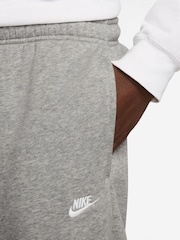 Темно-серый меланжевый - Флисовые спортивные брюки с манжетами Nike Club - Изображение 3 из 3