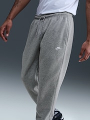 Dunkelgrau meliert - Nike Club Fleece Jogginghose mit Bündchen - Bild 7 von 10