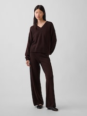 Gap Brown CashSoft Oversized V-Neck Jumper - Image 3 of 4