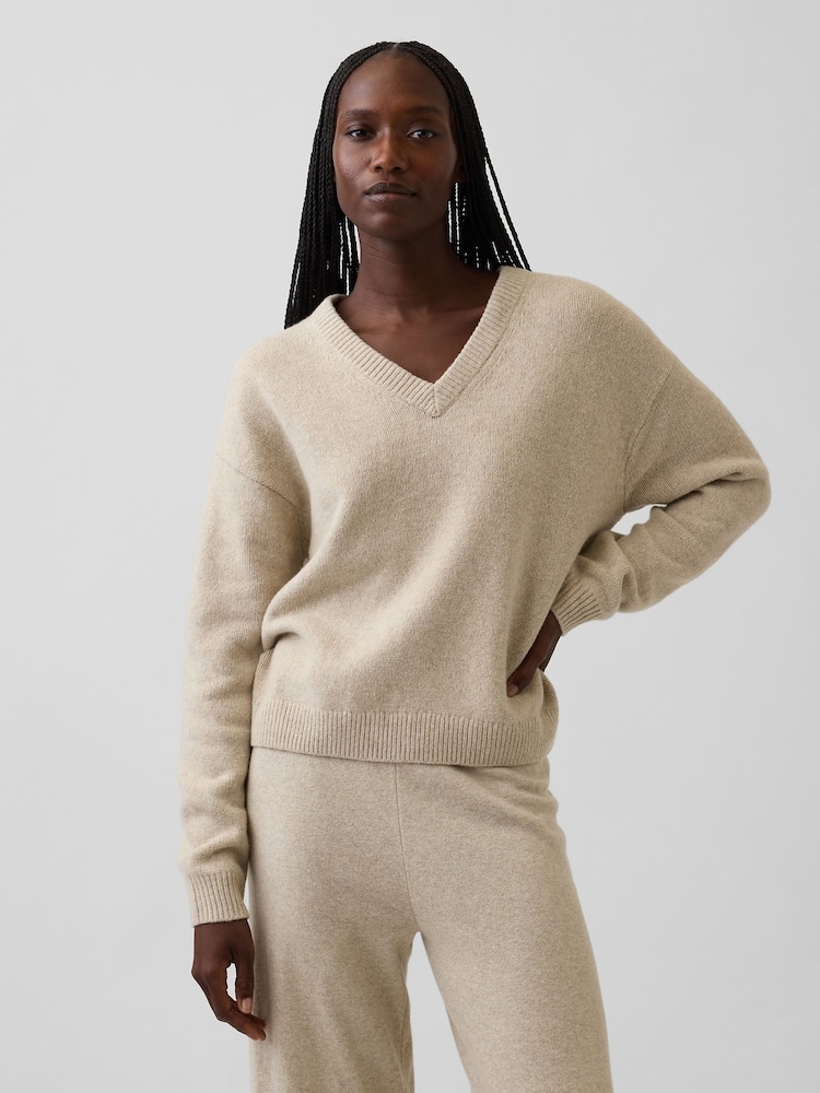 Gap Beige CashSoft Oversized V-Neck Jumper - Image 1 of 4 Gap Beige CashSoft Oversized V-Neck Jumper - Image 1 of 4