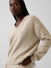 Gap Beige CashSoft Oversized V-Neck Jumper - Image 4 of 4