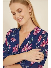 Yumi Blue Floral Kimono Dipped Hem Dress - Image 4 of 5