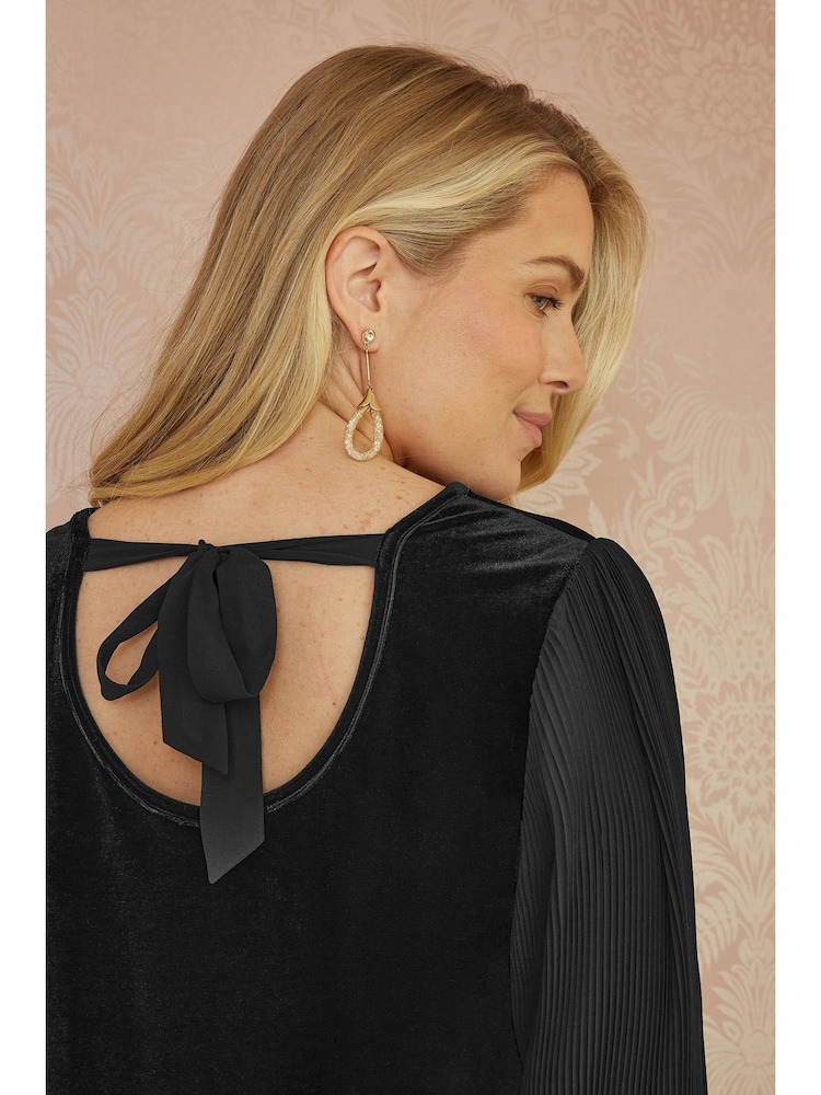 Yumi Black Tunic Dress with Pleated Balloon Sleeves And Tie Back - Image 7 of 9
