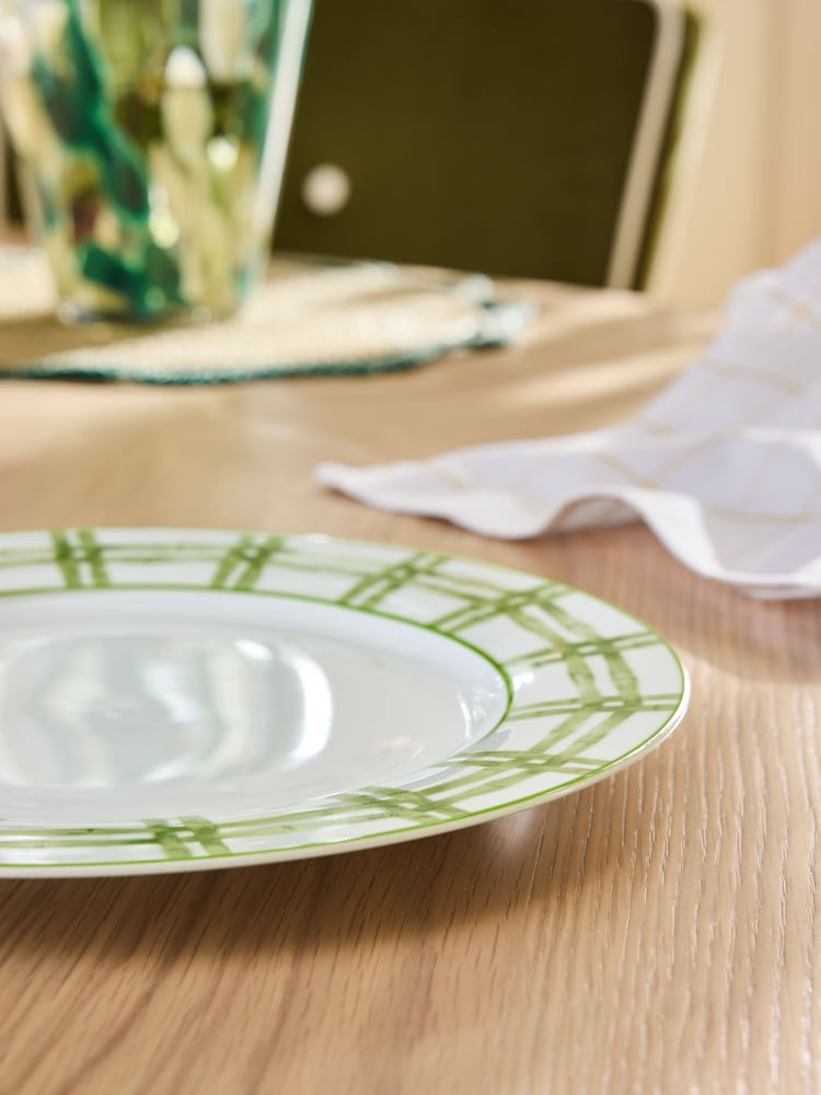 Nina Campbell Set of 4 Green/White Bamboo Dinner Plates - Image 4 of 4