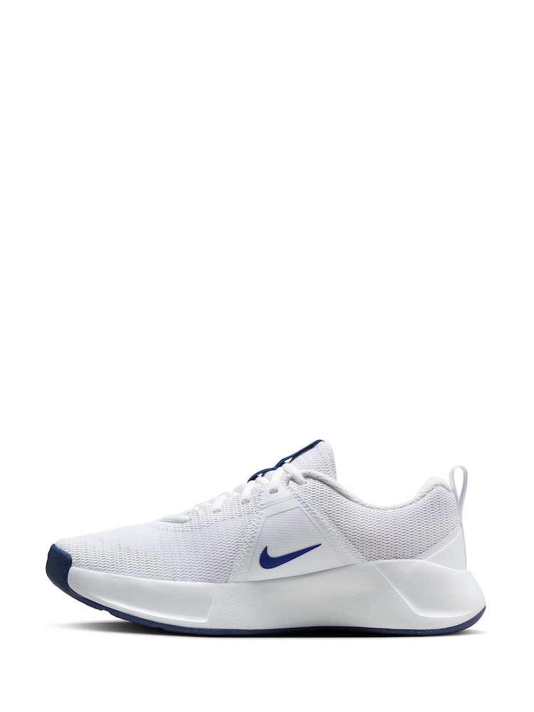 Nike White/Black MC Trainer 3 Gym Trainers - Image 2 of 4