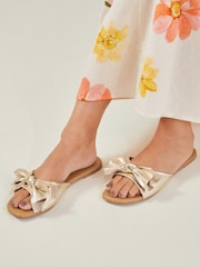 Accessorize Metallic Bow Slide Sandals - Imagem 4 de 4